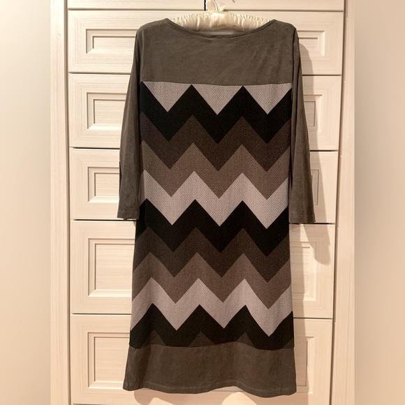 DressBarn chevron brown 3/4 sleeve dress - Picture 4 of 7
